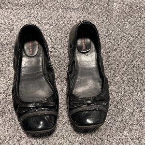 PRADA BLACK PATENT LEATHER BALLET FLATS